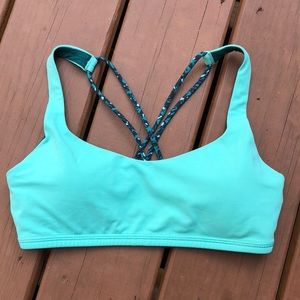 Lululemon Free to Be sports bra